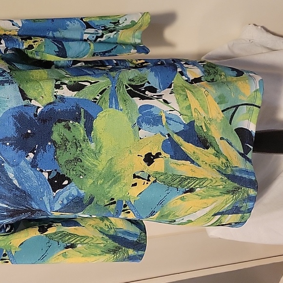 Onque Floral Top - Picture 3 of 6